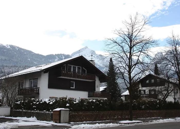 Maisonette Dhh Zugspitzblick Mit Eigenem Garten